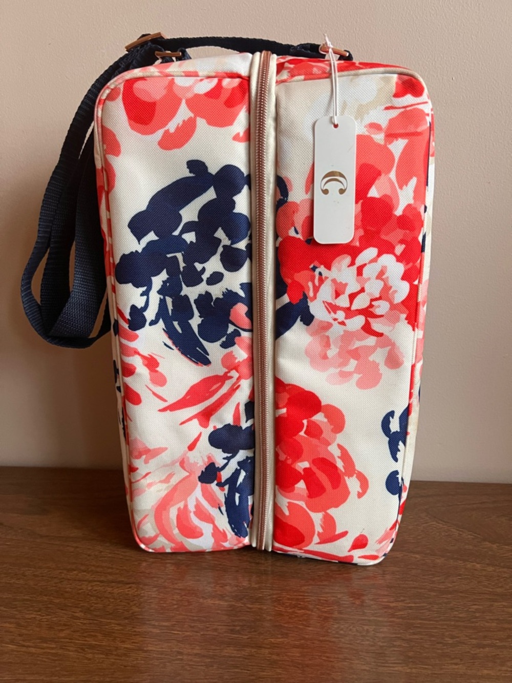 Charming Charlie Glamping Wine Bottle Holder Set w/ 2 Cups Outdoor Picnic Bag - Picture 2 of 10